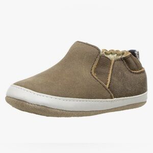 NIB Robeez suede leather Lenny loafer in a size 3-6 months, stay on style